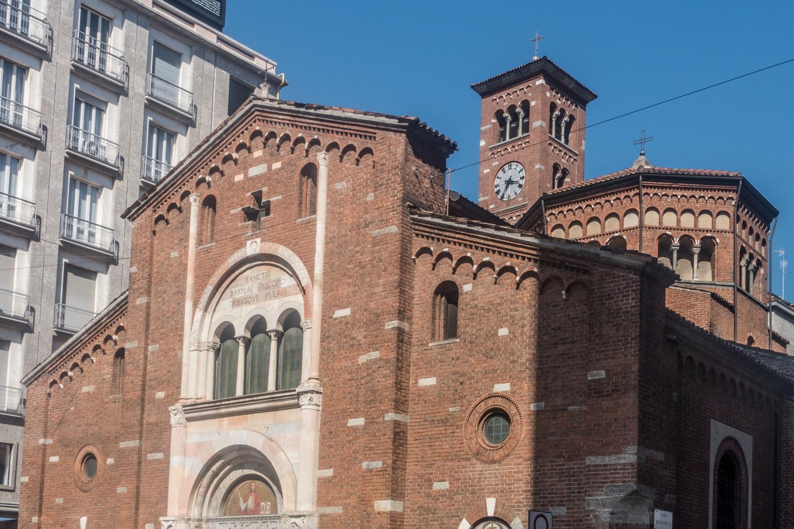 Fermata San Babila, intreccio di stili architettonici - Basilica di San Babila